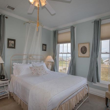 Shorecrest Bed And Breakfast Southold Eksteriør billede